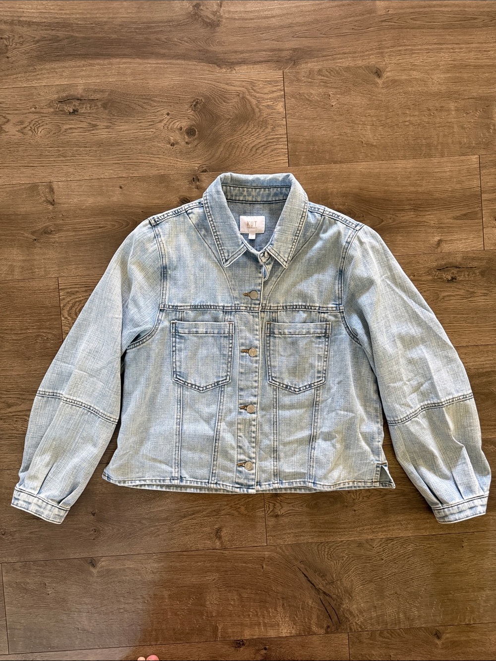NWOT Kut from the Kloth Bailey Light Blue Denim Button Up